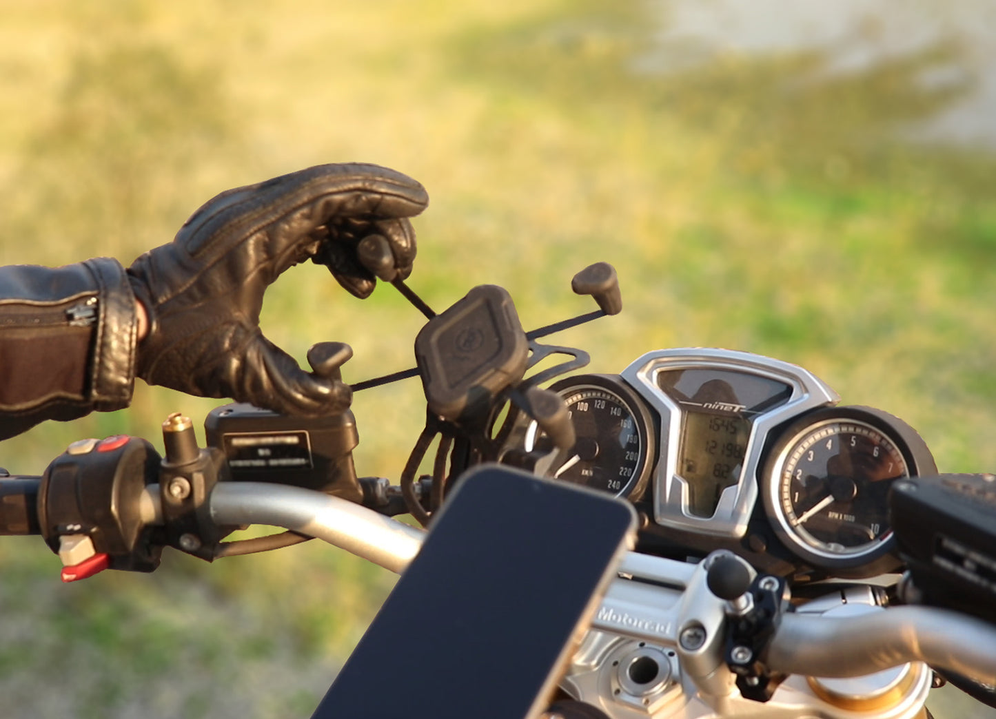 Motorcycle Phone Mount Firmly Clamp Cellphone