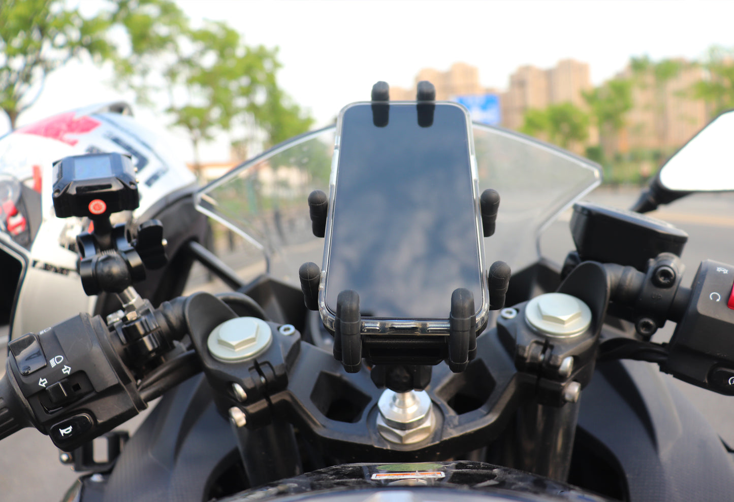 Support de téléphone pour moto anti-vibrations avec base à fourche 